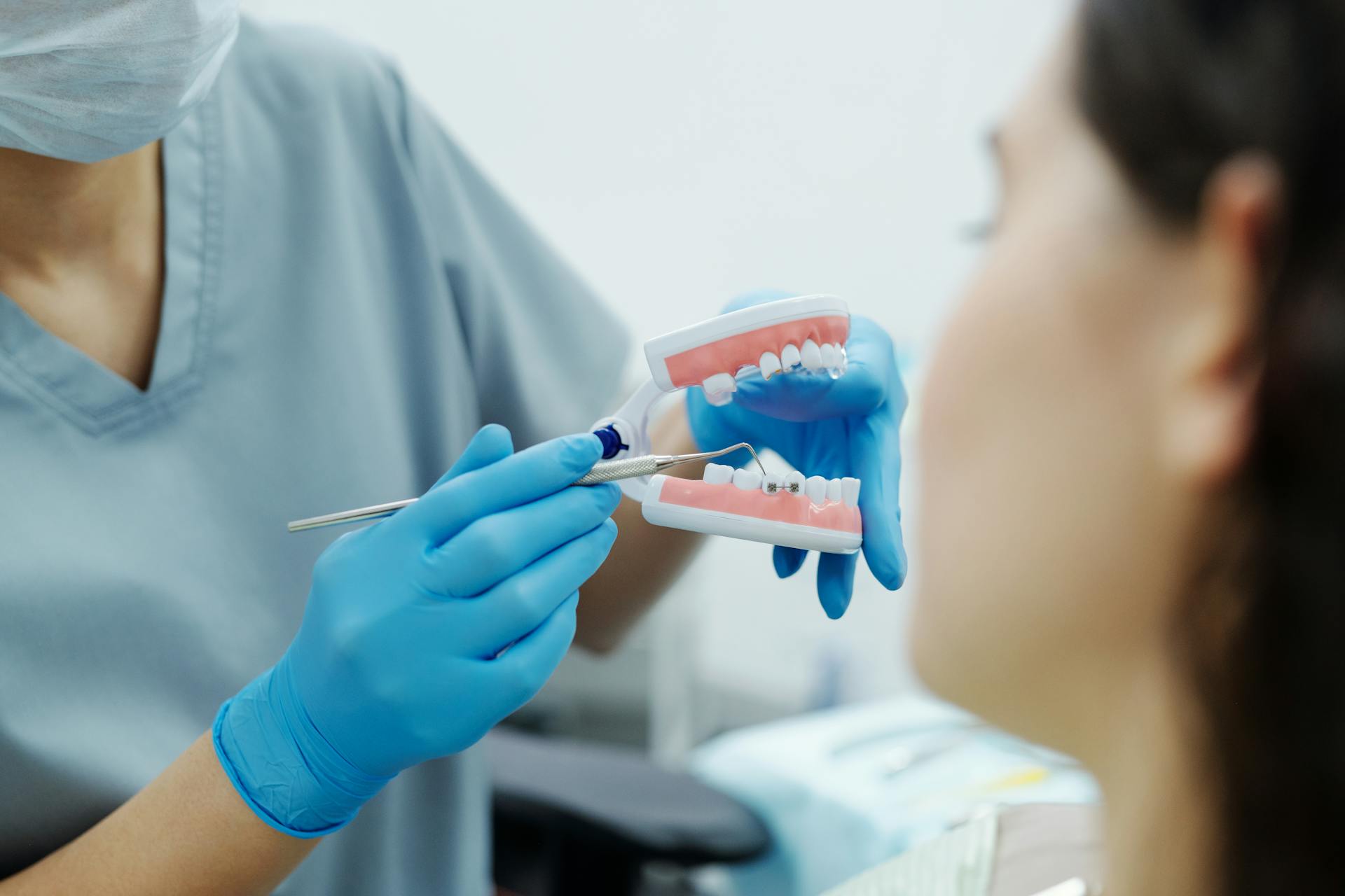 How Fixed Orthodontic Appliances Prevent Bigger Bite Problems Later